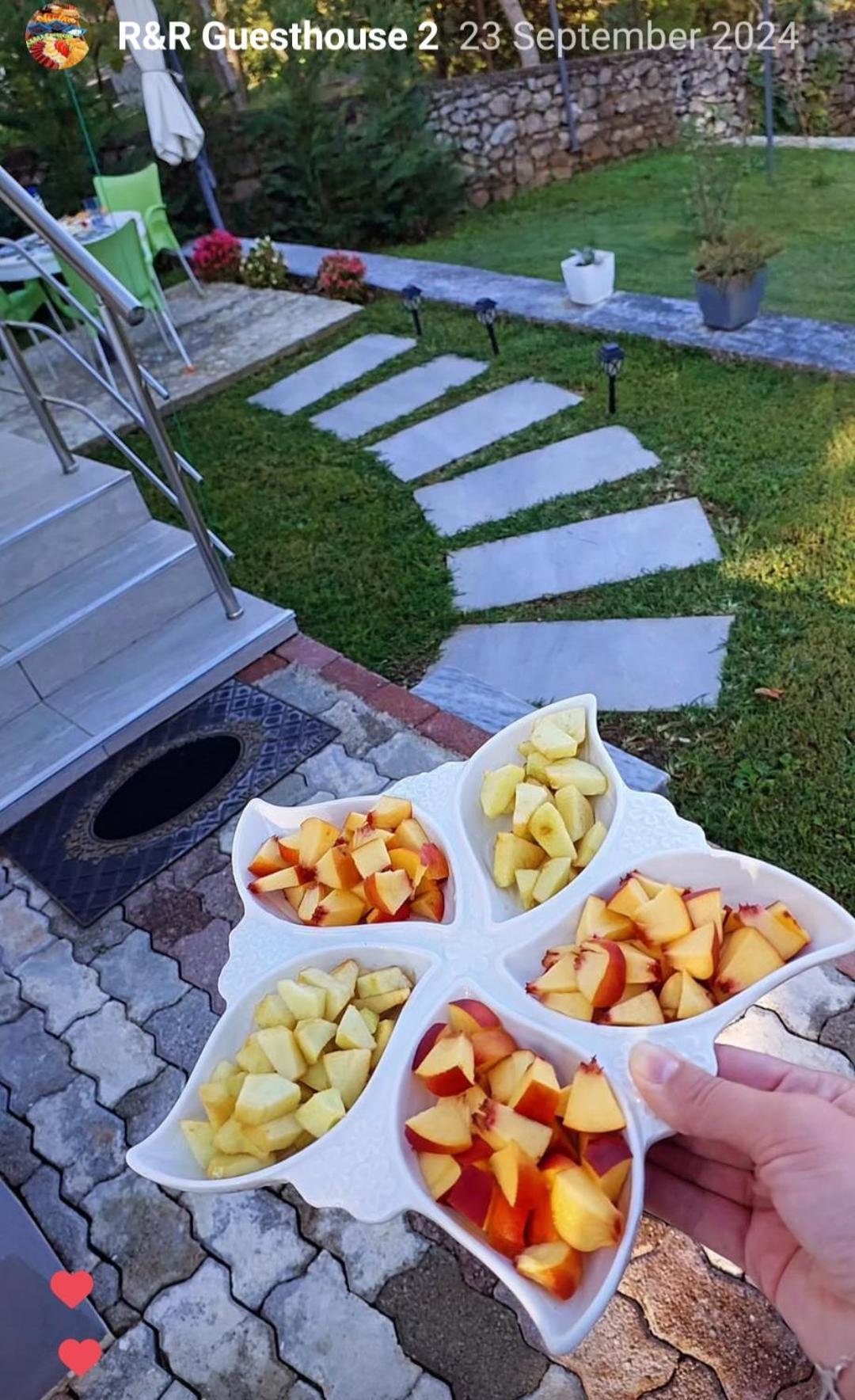 R&R Gesthouse Hotel Shiroka Bagian luar foto